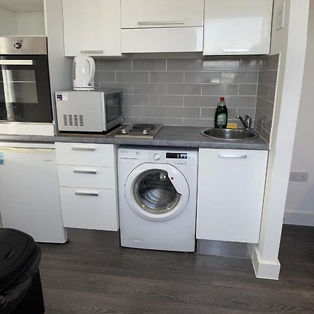 The Serviced Accommodations Гарлоу Екстер'єр фото