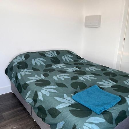 The Serviced Accommodations Гарлоу Екстер'єр фото