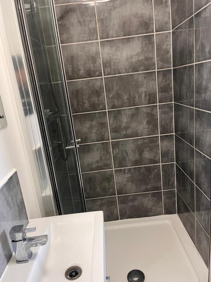 The Serviced Accommodations Гарлоу Екстер'єр фото