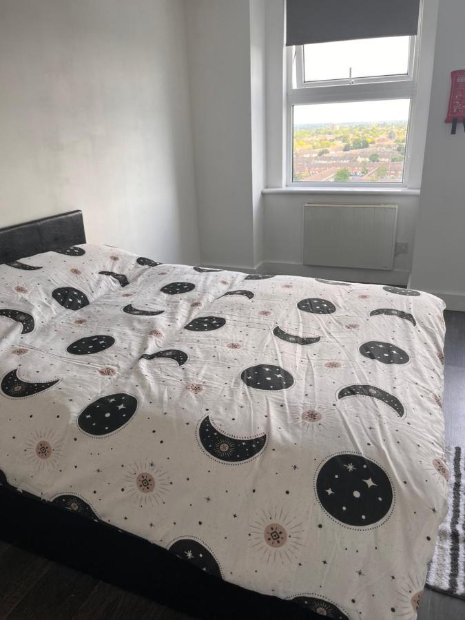 The Serviced Accommodations Гарлоу Екстер'єр фото