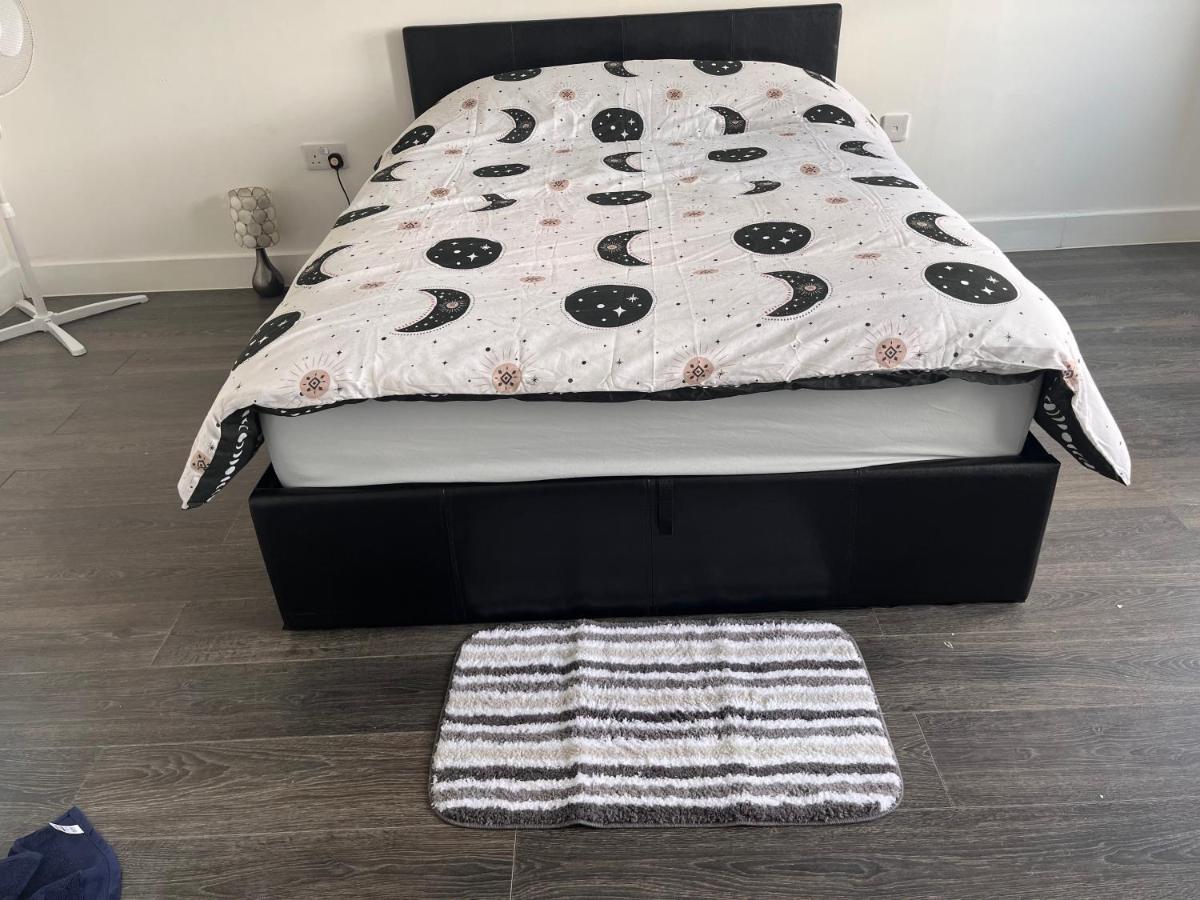 The Serviced Accommodations Гарлоу Екстер'єр фото